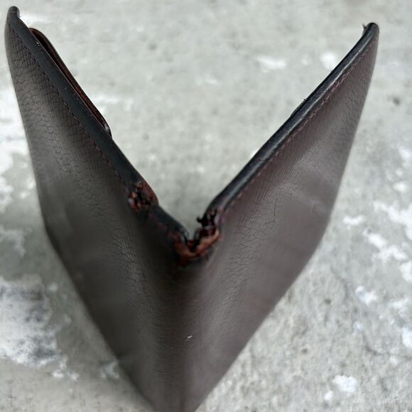 Vintage Louis Vuitton Taiga leather wallet - Picture 8 of 9